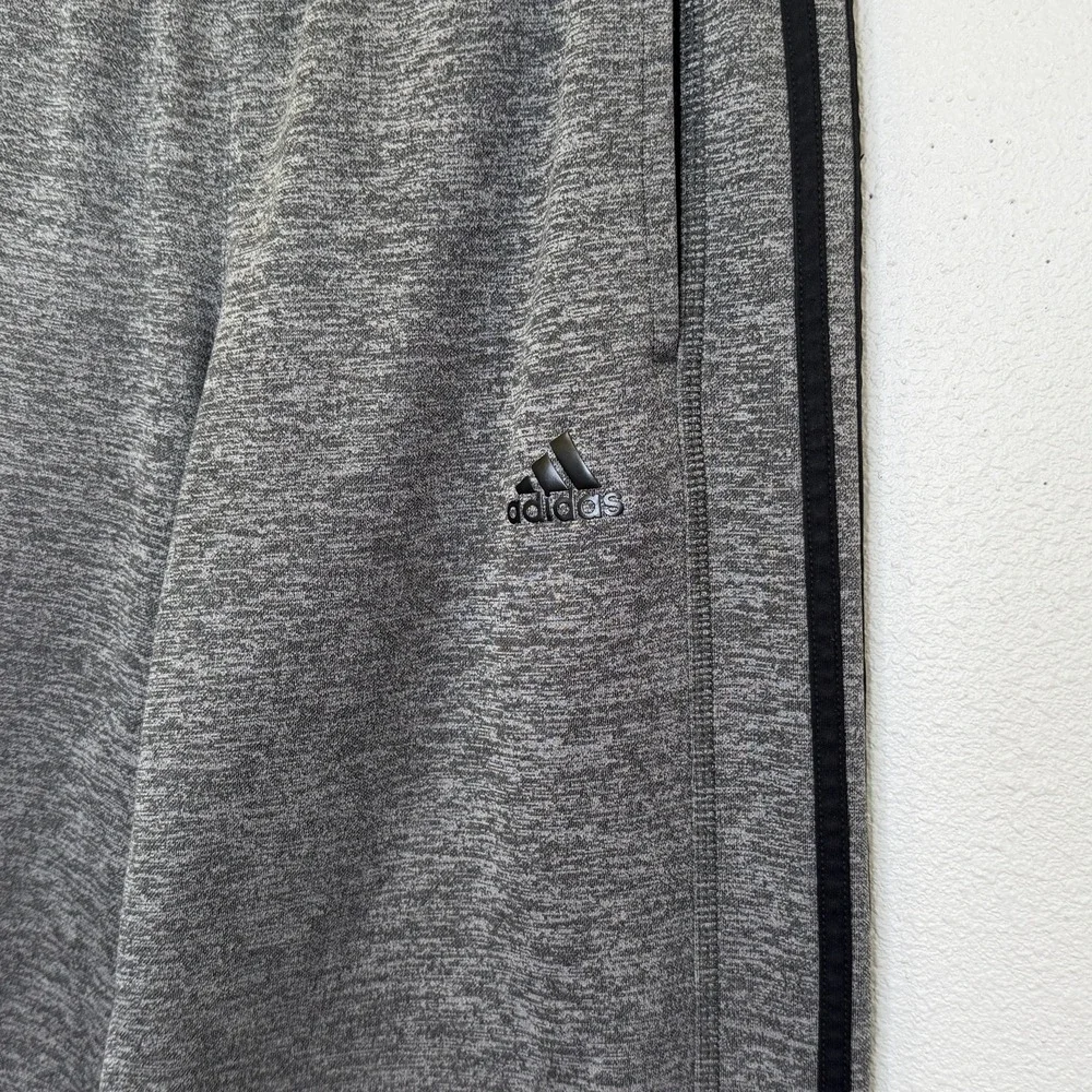 Adidas Climawarm Sweatpants Mens Size Medium Gray Pull On Elastic‎ Waist Pockets